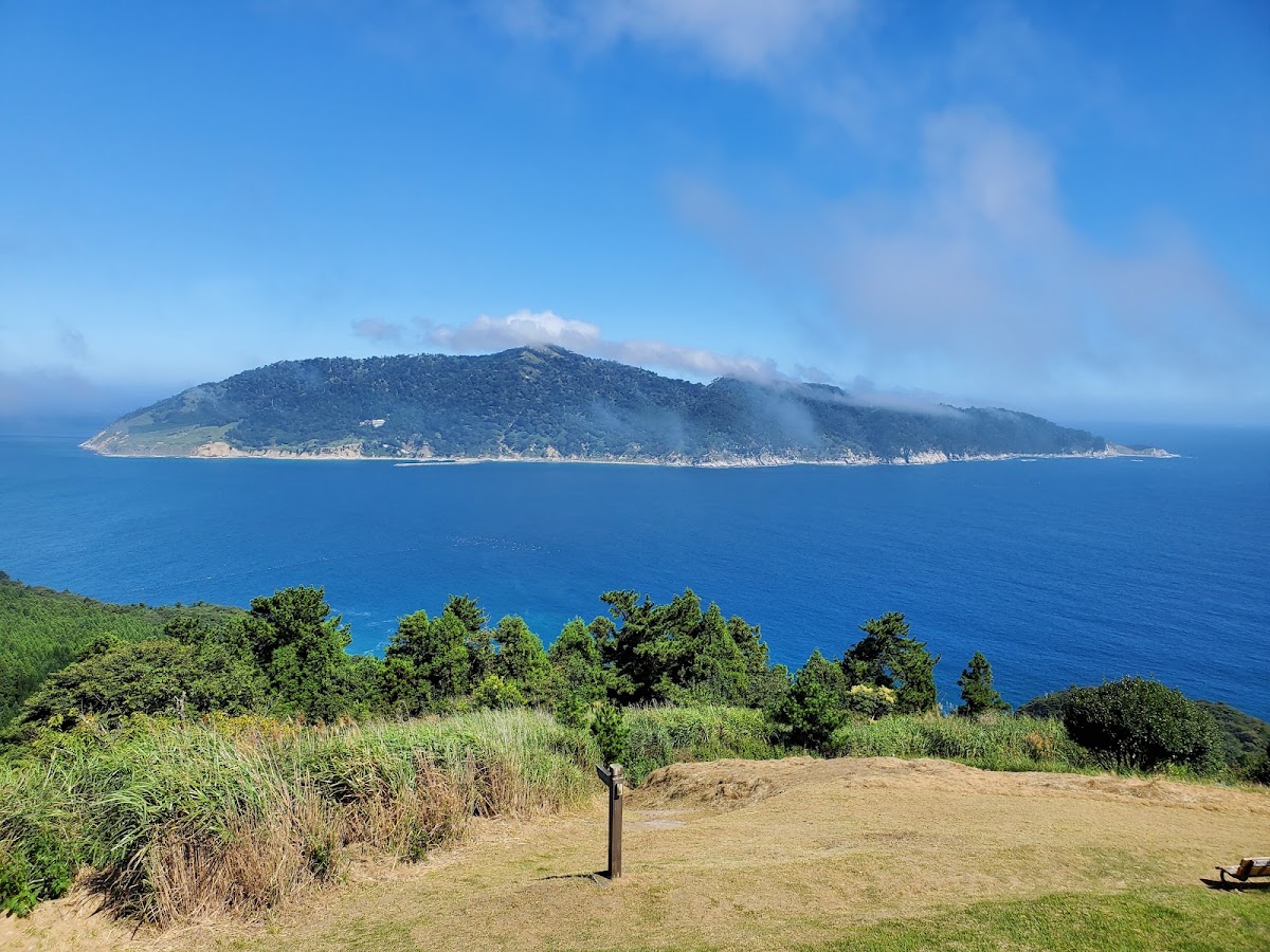 遠眺海上島嶼的高處風景