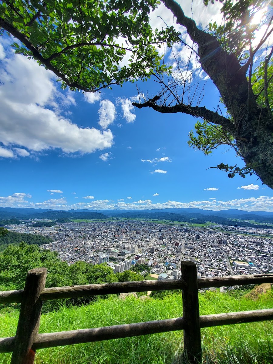 鳥取城高空遠景與蔚藍天空