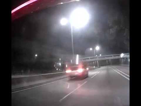 車CAM直擊 - 新田公路凌晨時份，有車逆線行駛！有冇師兄影到車牌舉報馬路炸彈呀🙏🏼