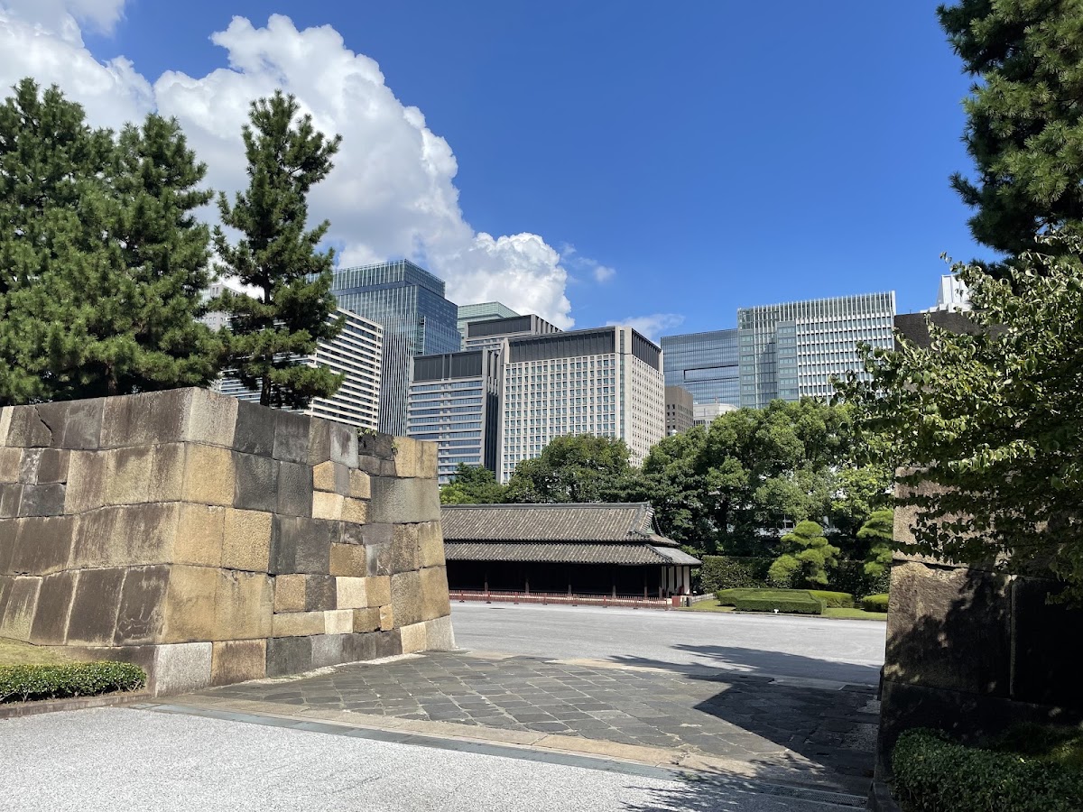 江戶城石牆與現代高樓大廈