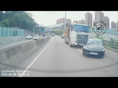 車CAM直擊 - (另一角度) 發雞盲🫣 屯公泥頭車美式攔截Tesla