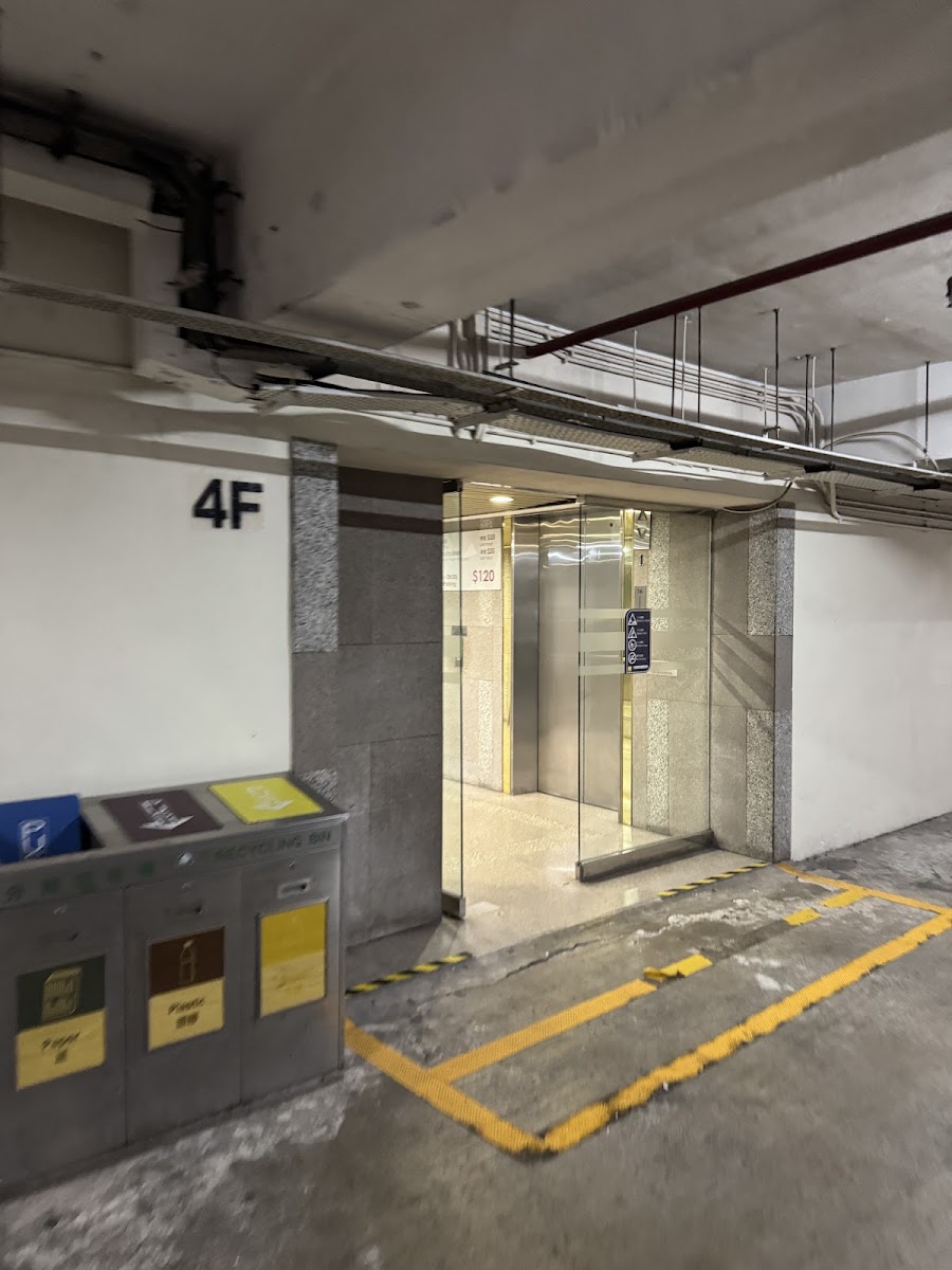 怡和街68號 (富豪香港酒店) 停車場 實景照片 5