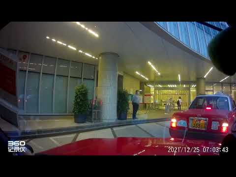 車CAM直擊 - 的士港怡醫院門外倒車撞同行