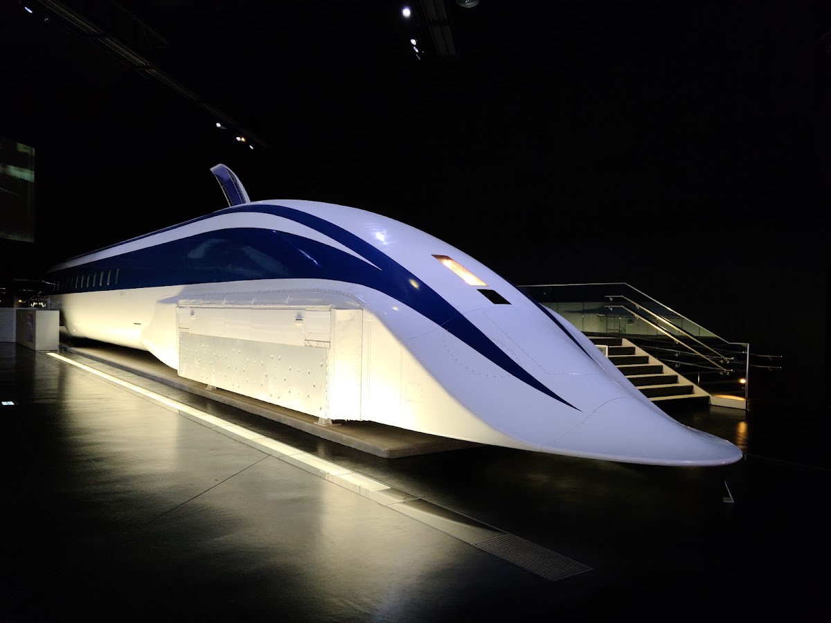 館內展示的磁浮列車車頭
