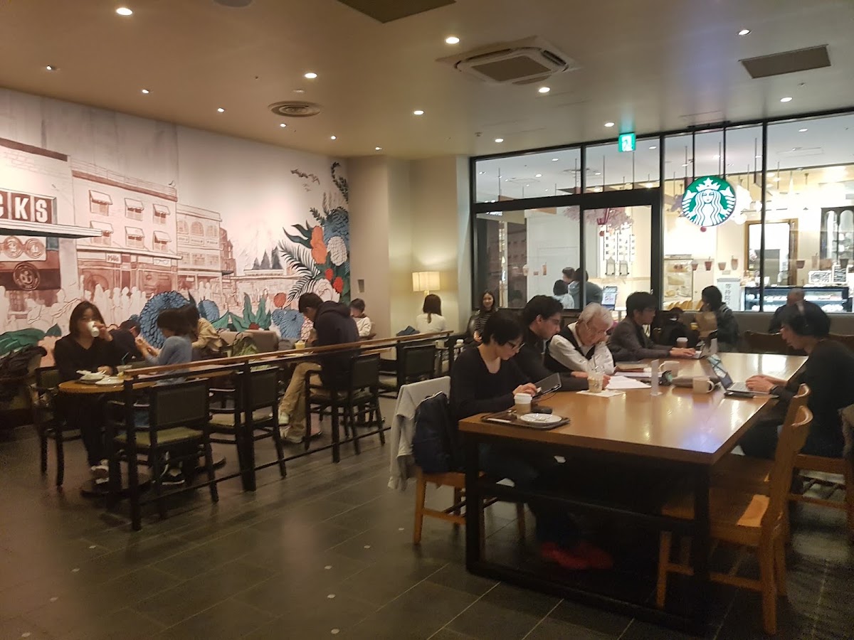 星巴克咖啡廳室內座位區