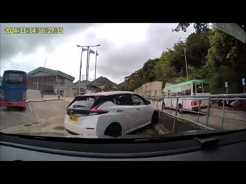 車CAM直擊 - 赤柱廣場 私家車自炒撞欄