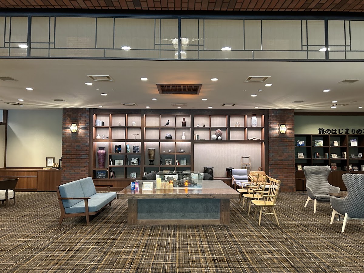 飯店室內圖書與休憩交誼區