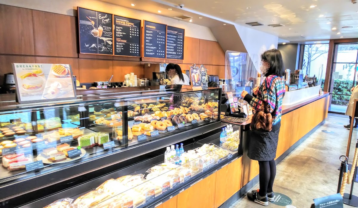 星巴克日本一號店 銀座松屋通店(スターバックス コーヒー 銀座松屋通り店) 實景照片 1