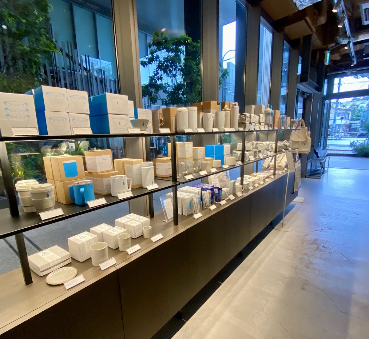 藍瓶咖啡 代官山店（ブルーボトルコーヒー 代官山カフェ） 實景照片 1