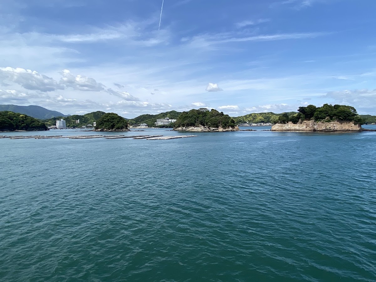 鳥羽灣海島風景與海上養殖設施
