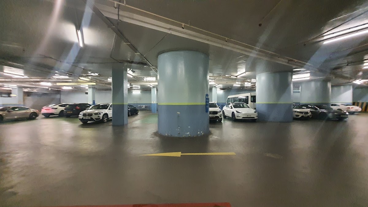 灣仔中環廣場 Central Plaza 停車場 實景照片 1