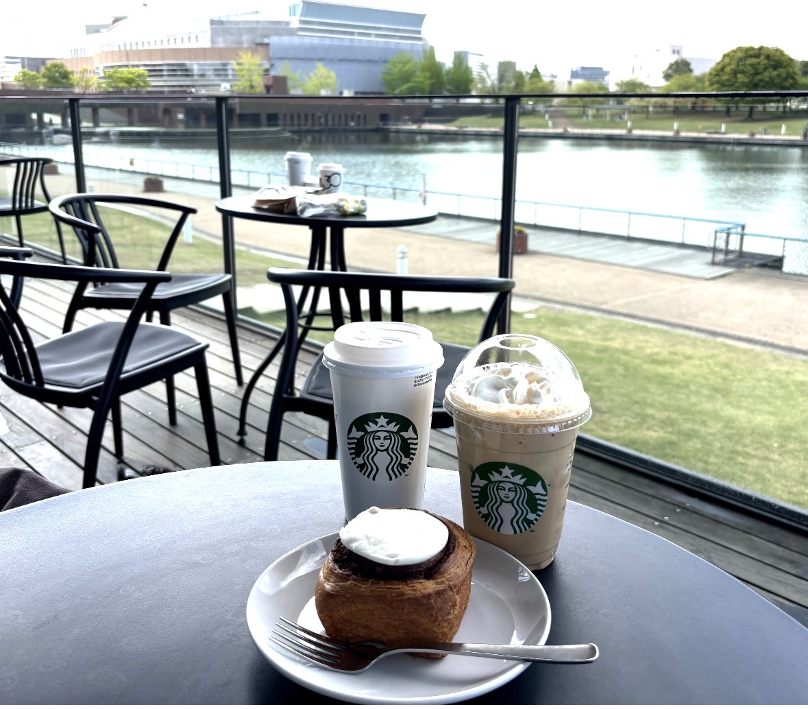 星巴克咖啡 富山環水公園店(スターバックス コーヒー 富山環水公園店) 實景照片 3