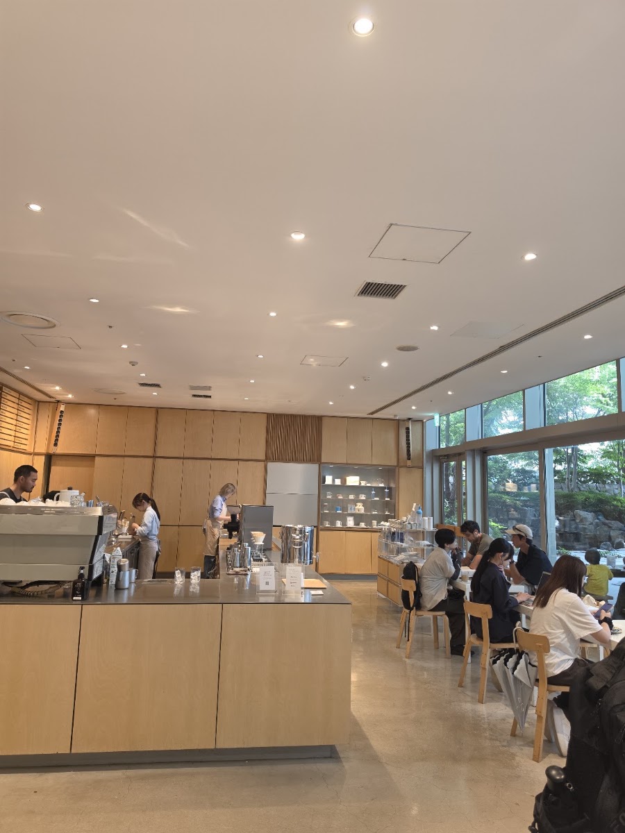 藍瓶咖啡 六本木店（ブルーボトルコーヒー 六本木カフェ） 實景照片 5