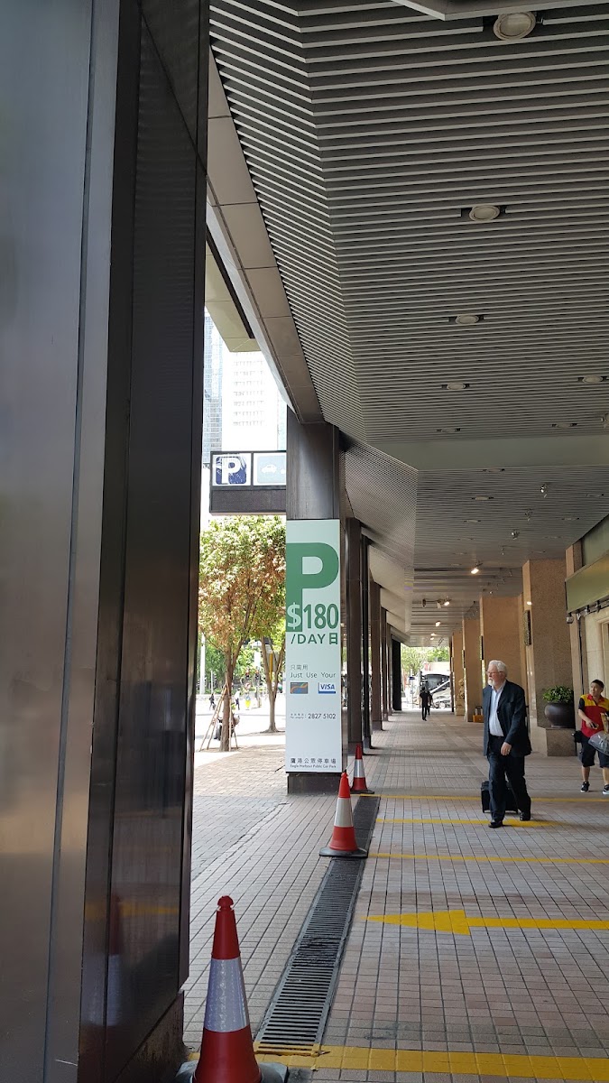 灣仔鷹港公眾停車場 (鷹君中心/海港中心) 實景照片 8
