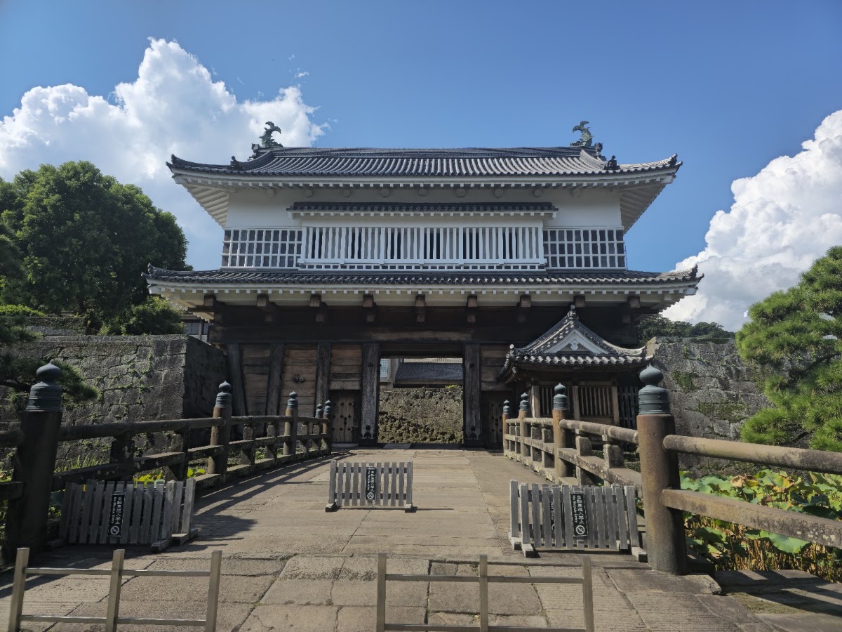 鹿兒島城正面藍天大景
