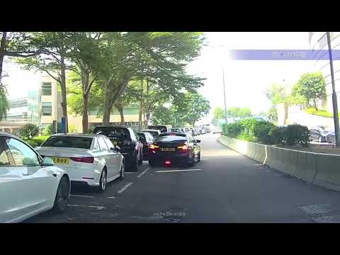 車CAM直擊 - 數碼港私家車倒後撞車不顧而去