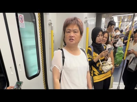 直擊 - 睇下呢位港鐵高EQ哥哥仔點樣應付發癲大媽 👍 大媽疑似不滿哥哥仔望佢引發鬧戰
