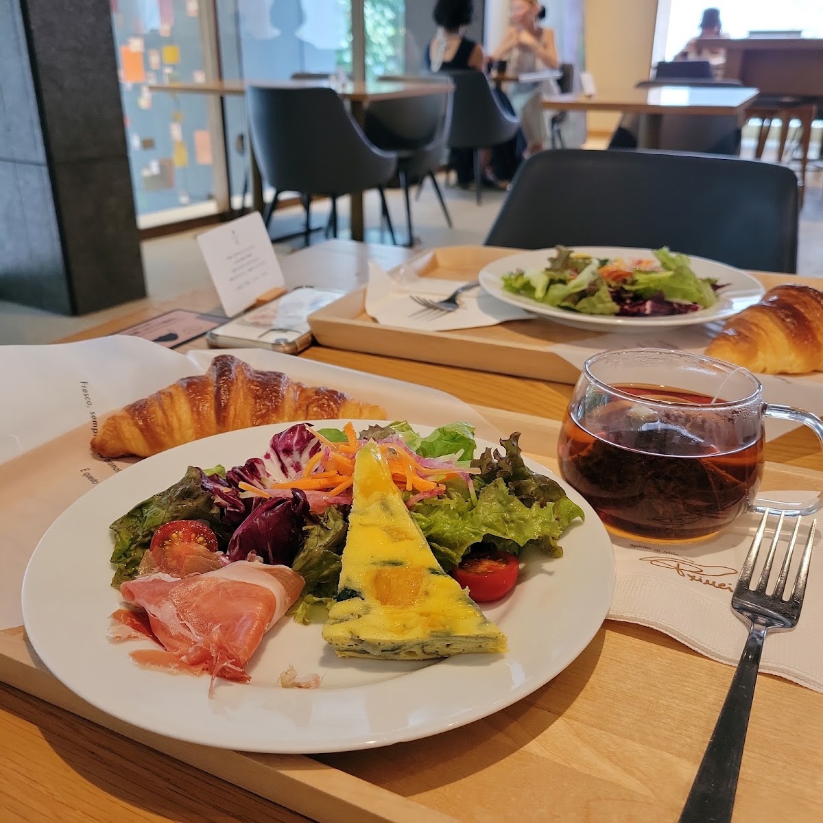 星巴克咖啡 銀座Marronnier通店(スターバックス リザーブ ストア 銀座マロニエ通り) 實景照片 3