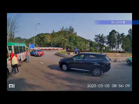 車CAM直擊 - 坑口道 迴旋處兩小巴TA