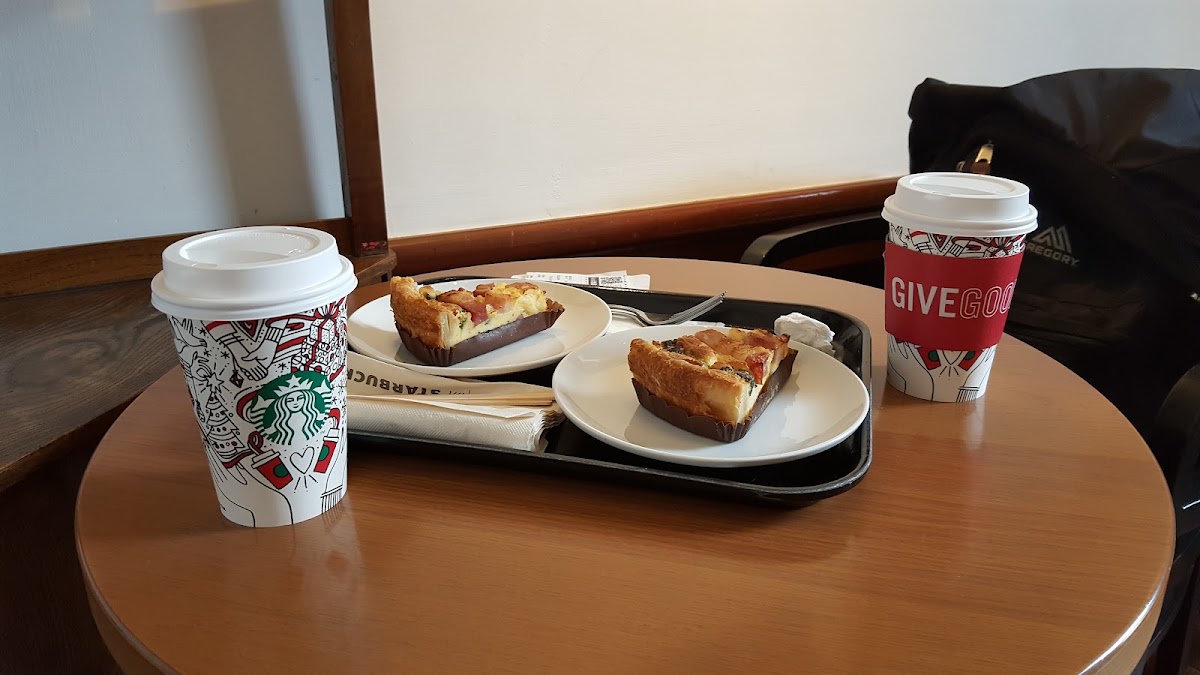 星巴克咖啡 弘前公園前店(スターバックス コーヒー 弘前公園前店) 實景照片 2