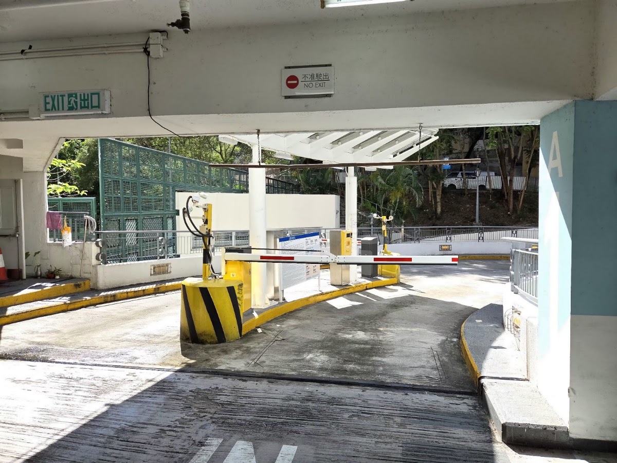 田灣商場停車場 實景照片 5
