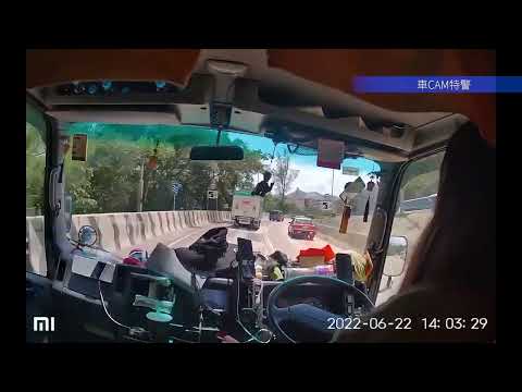 車CAM直擊 - 乜咁厚禮 讓完你入線 轉頭就掟部電腦出嚟🤣