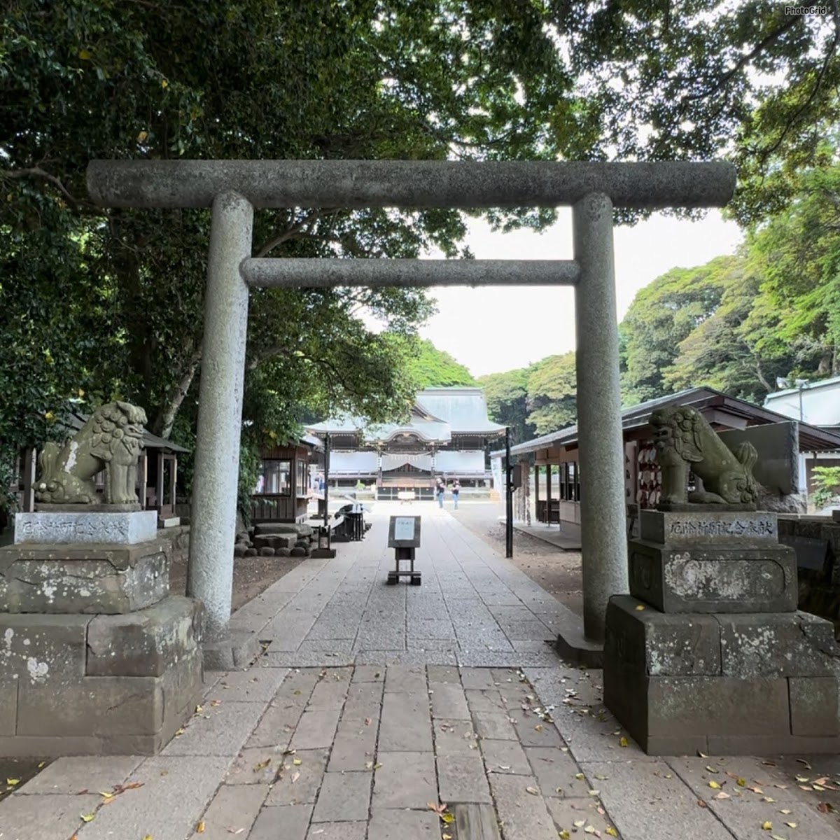 酒列磯前神社大鳥居與石獅子