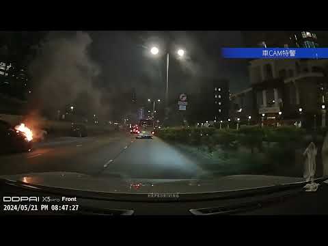 車CAM直擊 - 九龍城私家車自焚 車頭陷火海