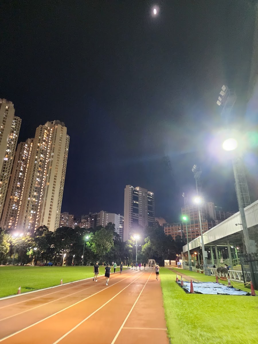 和宜合道運動場停車場 實景照片 3