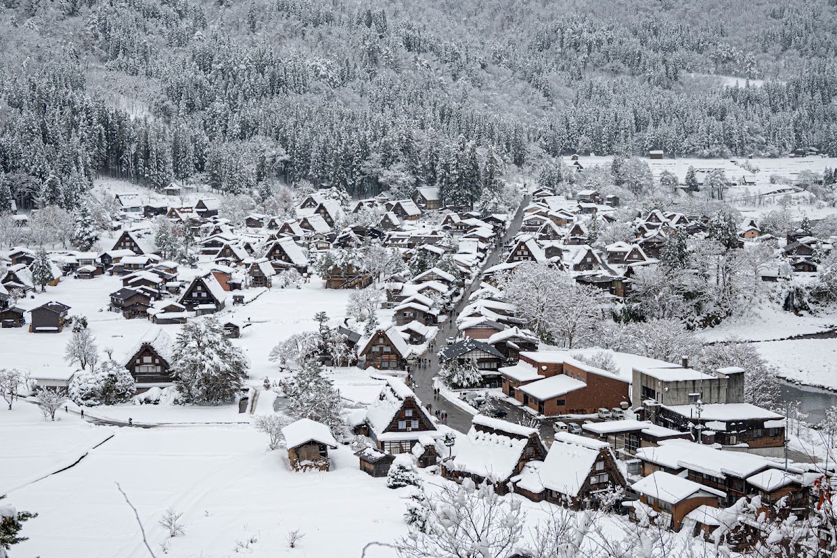 冬雪覆蓋的白川鄉合掌村景色