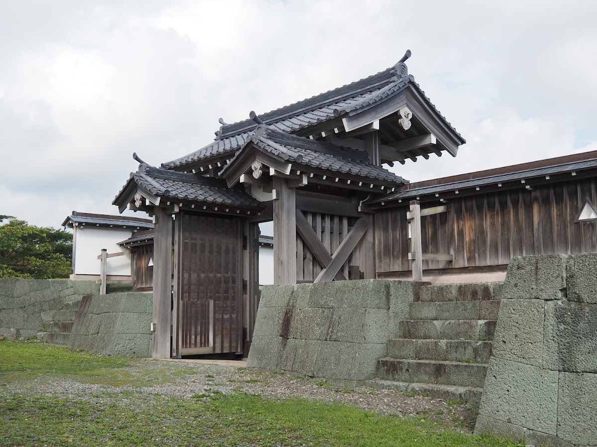 松前城的木造古城門