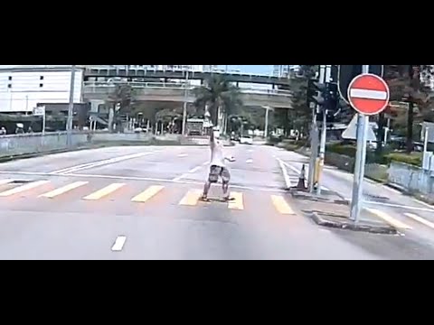 車CAM直擊 - 天水圍賽跑冠軍向右望，呠先識望左，仲諗住起步跑！唔忿氣中指回禮