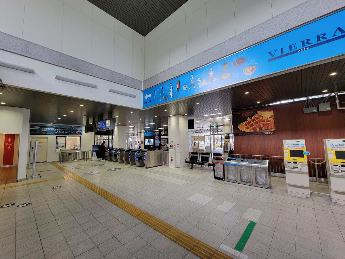 大津站室內售票大廳