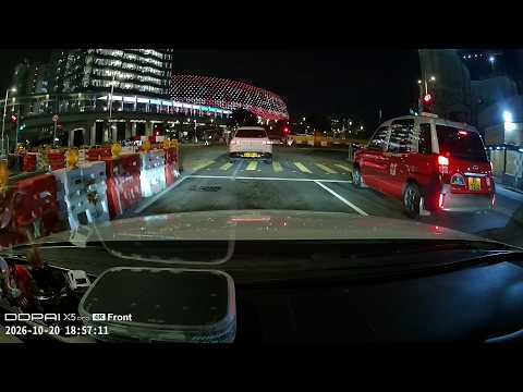 車CAM直擊 - 你究竟睇到啲咩？紅燈突然衝出險撞車
