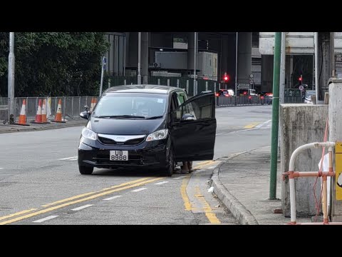 車CAM直擊 - 師兄有冇急到咁？ 搵個油站解決到啦😂