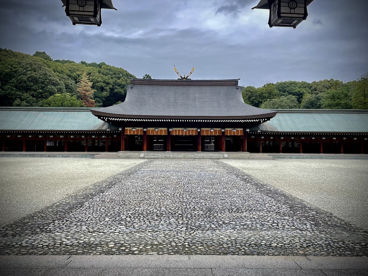 橿原神宮本殿與石子地