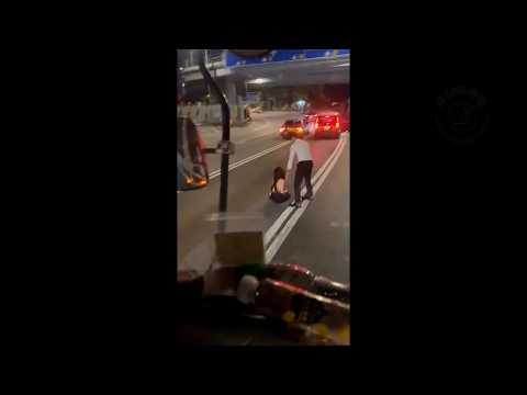車CAM直擊 - 小姐，咩事要係呢個位跳車🤔