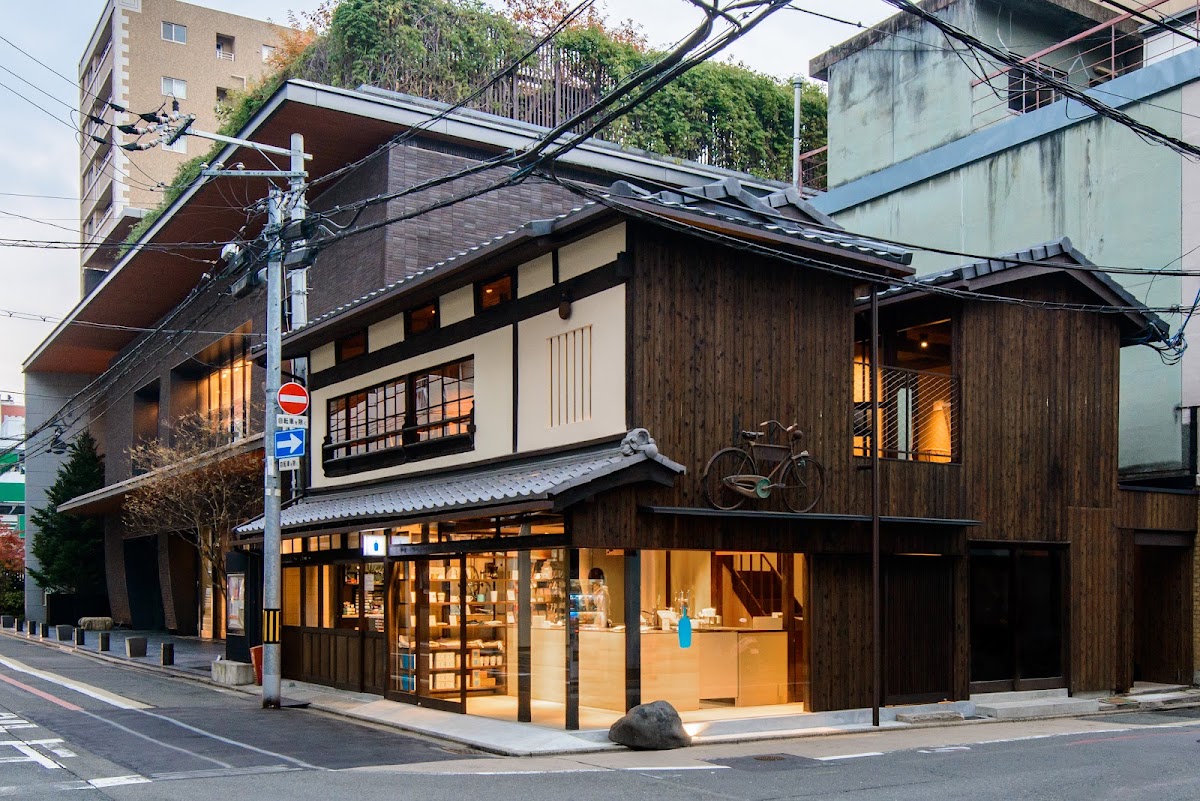 藍瓶咖啡京都六角店完整戶外建築外觀