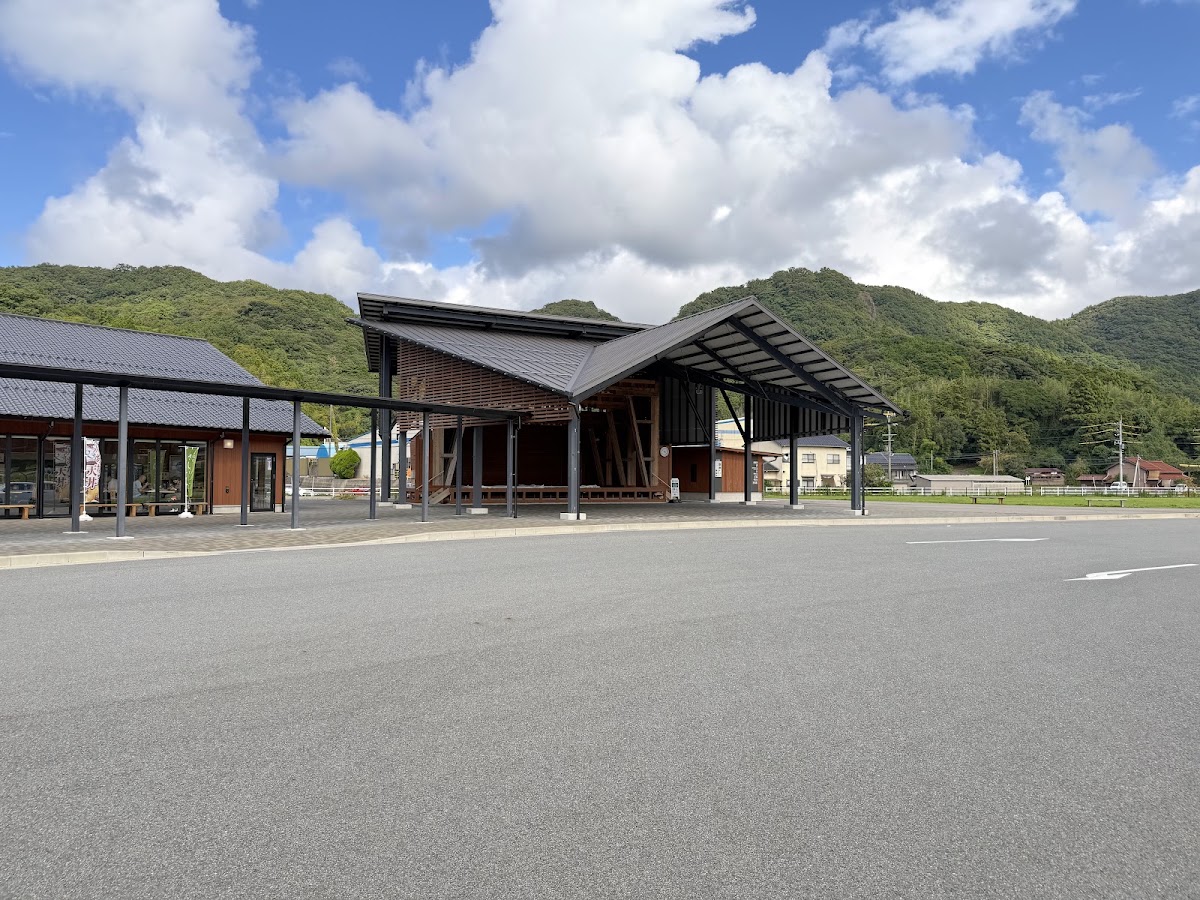 道之驛 ごいせ仁摩(道の駅 ごいせ仁摩)