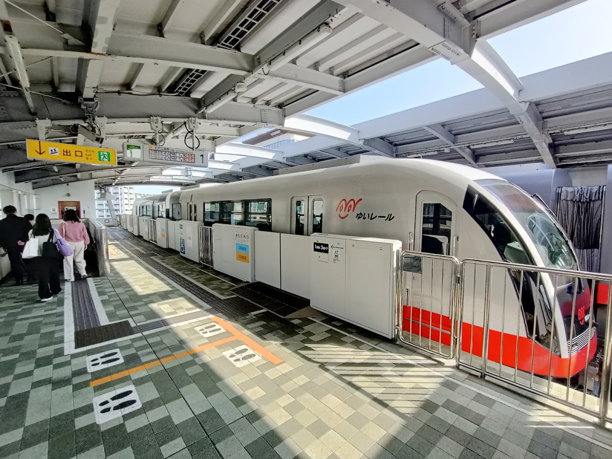 月台上的單軌列車