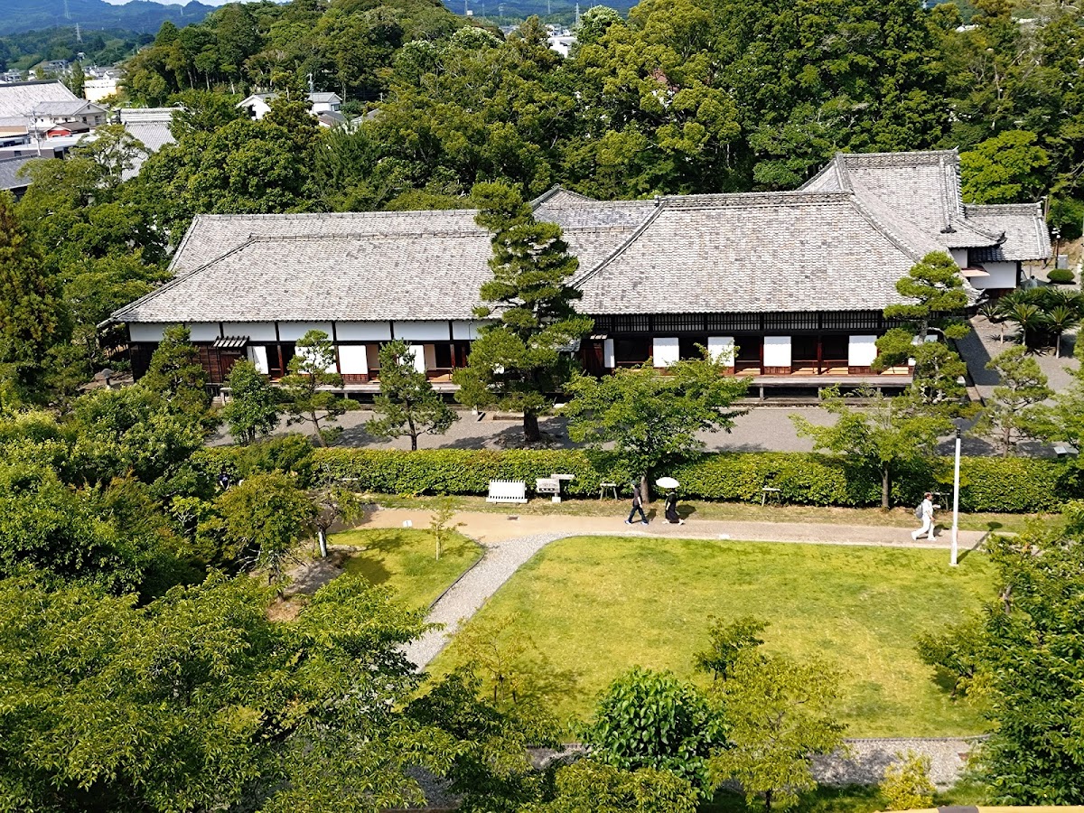 掛川城御殿庭園建築全景