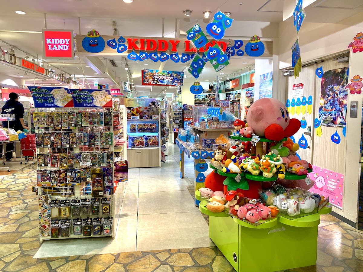 Kiddy Land 門口與角落生物