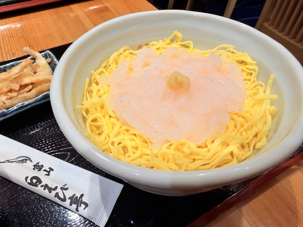 白蝦刺身丼飯特寫