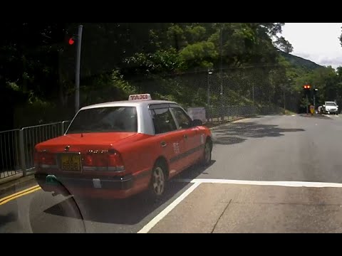 車CAM直擊 - 的士 JX6856 銀影路清水灣道 踩行油衝燈 #已舉報