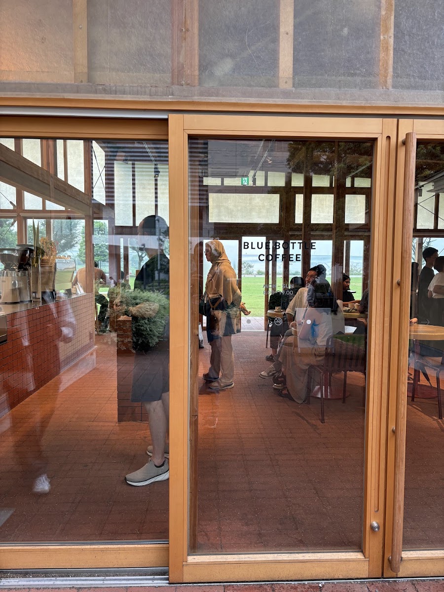 藍瓶咖啡 豐洲公園店（ブルーボトルコーヒー 豊洲公園カフェ） 實景照片 1