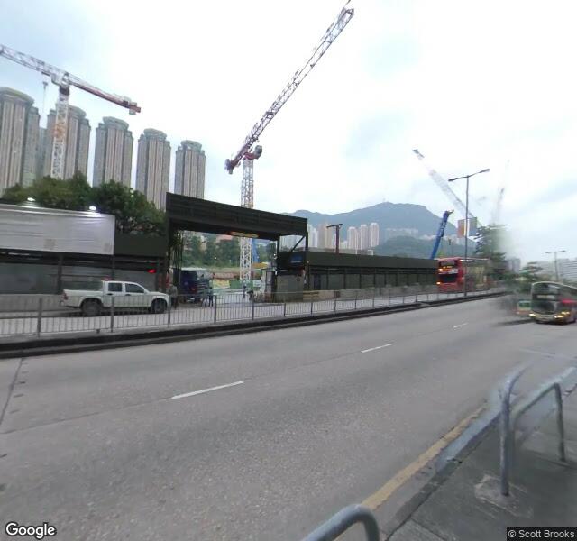 啟鑽苑停車場