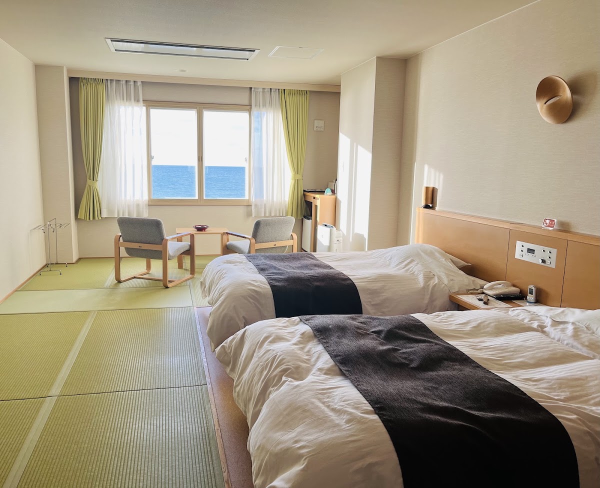 日式榻榻米客房與海景