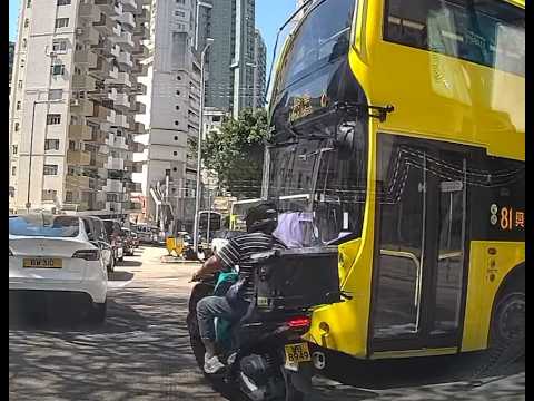 車CAM直擊 - 唔係城巴司機好反應 呢位外賣26已經訓低咗