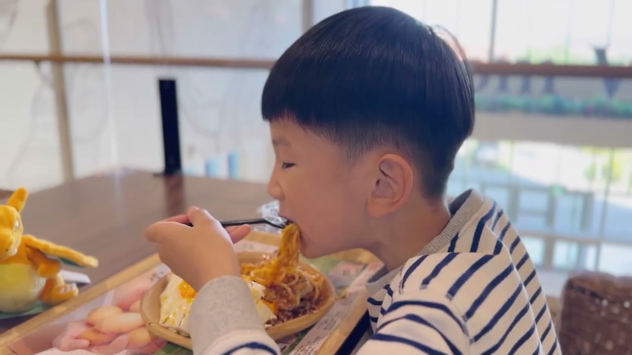 日本旅遊「沖繩自駕自由行 永旺夢樂城」中部最大的購物中心 / 大人小孩都瘋狂的寶可夢專賣店 / 沖繩來客夢 / AEON Mall