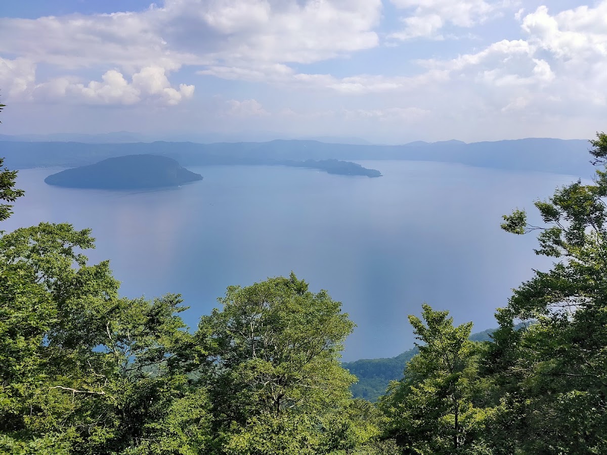 十和田湖遠景與藍天